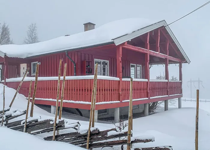 Gorgeous Home In Svingvoll With Wifi